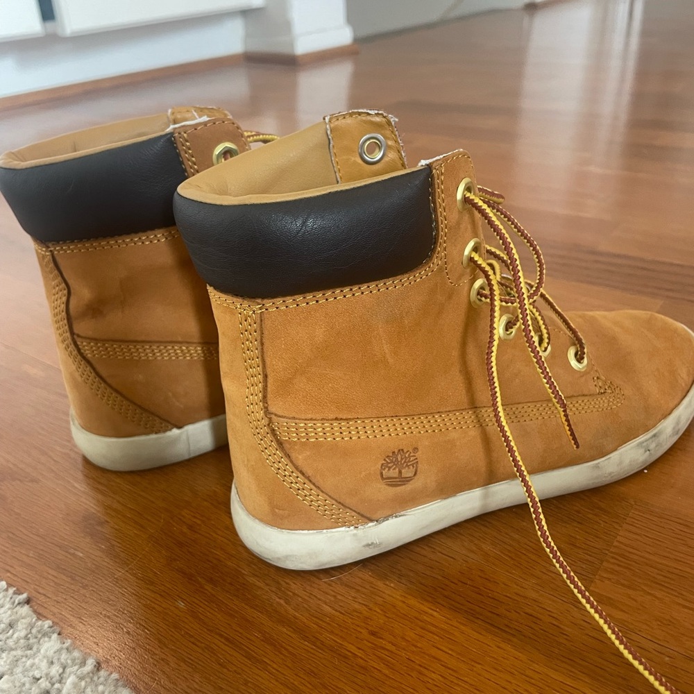 Womens timberland boot womens size 5.5
